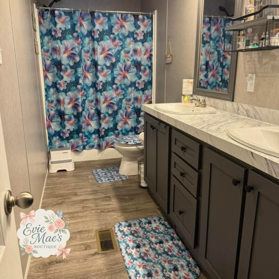 Custom Bathroom Set